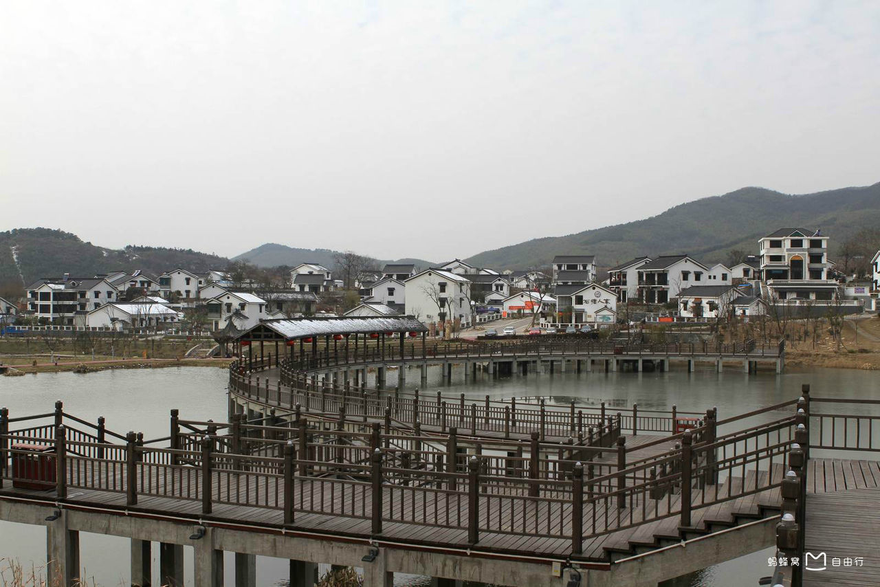  p>石塘竹海位于南京市江宁区 a target="_blank" href="/item/横溪