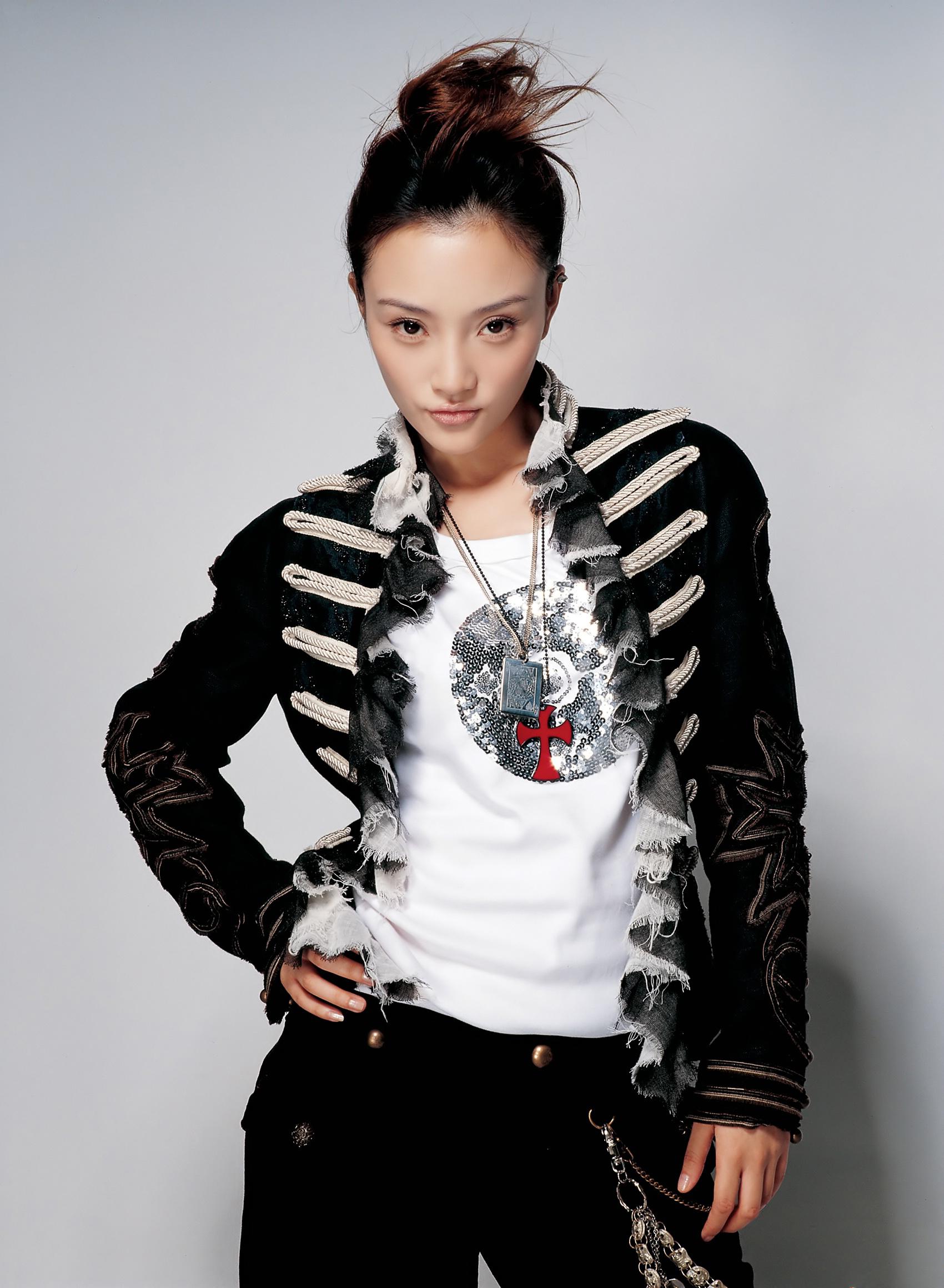 李小璐,1981年9月30日出生于北京市,籍贯安徽安庆,中国内地影视女演员