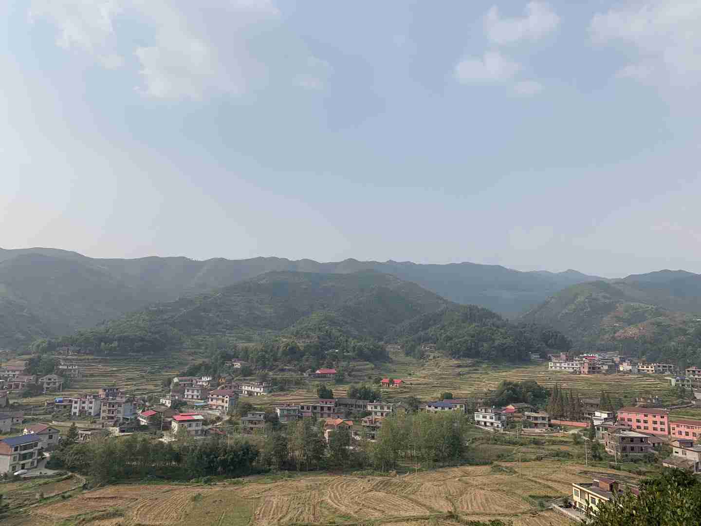  p>黄茅镇兴源村是江西省境内宜春市万载县黄茅镇的一个村落兴源村.