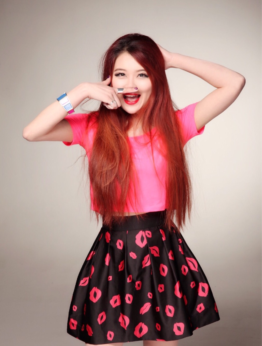  p>大陆新生代歌手项一芯,90后时尚舞蹈型艺人,自幼喜欢艺术,学习歌唱