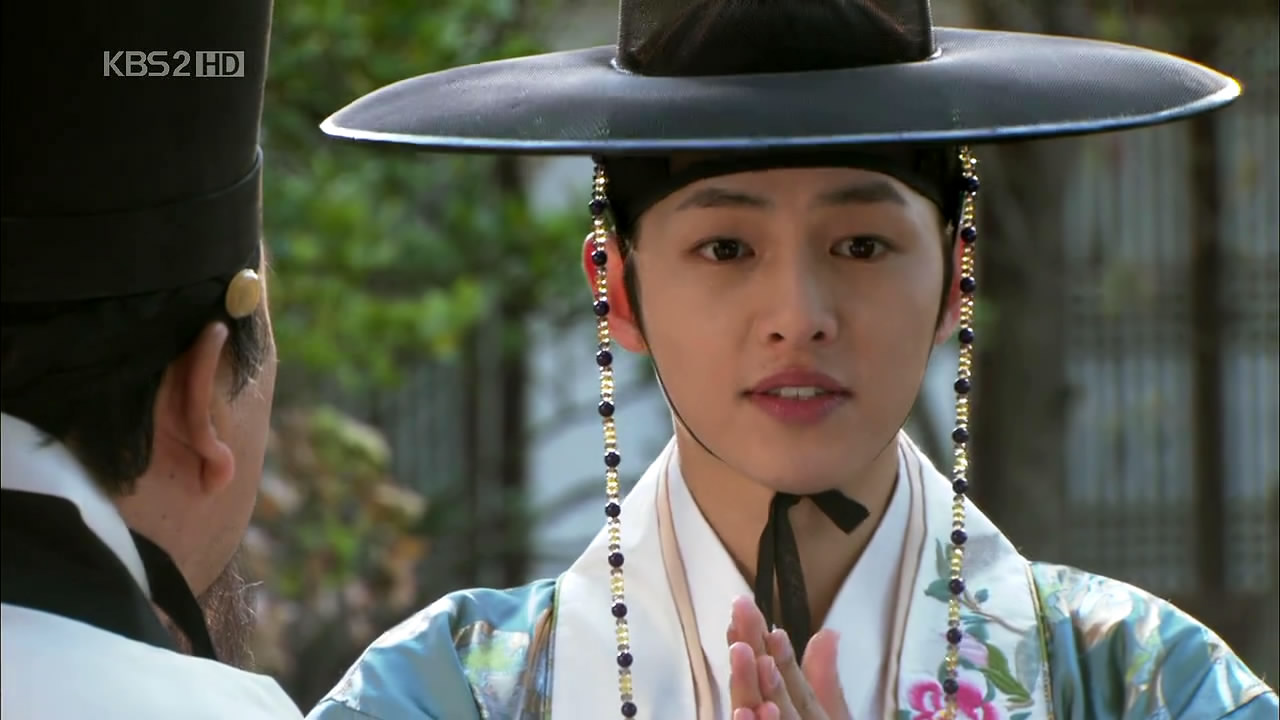 ,韩国男艺人,1985年出生于大田市,家中