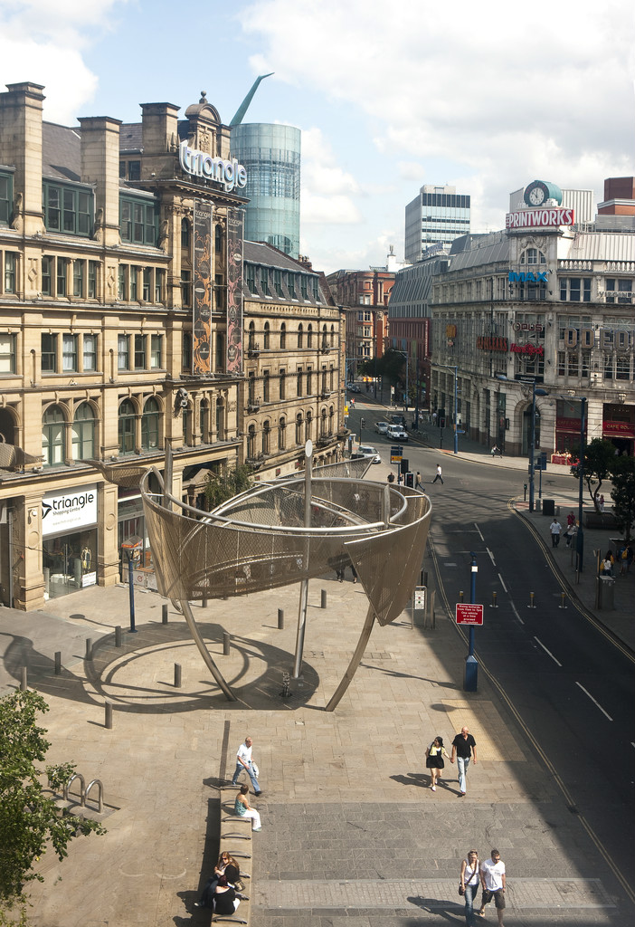  p data-id="go0htk4gel">索尔福德大学(university of salford)毗邻