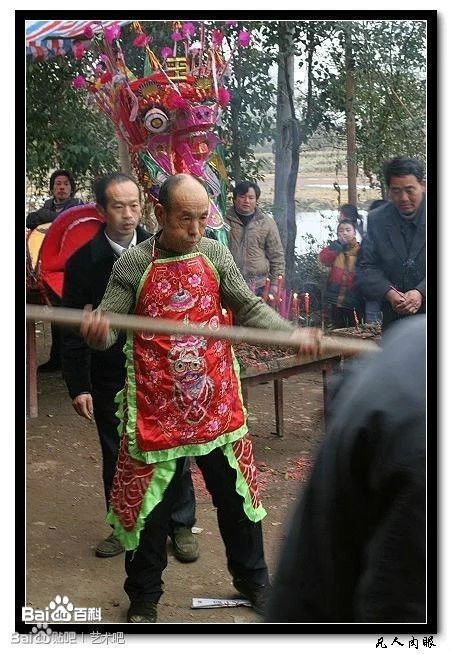  p>杨店龙灯,是一种湖北孝感地区龙舞文化.
