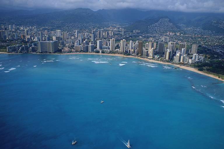  p> a>夏威夷 /a>州首府,著名 a>旅游 /a>中心.