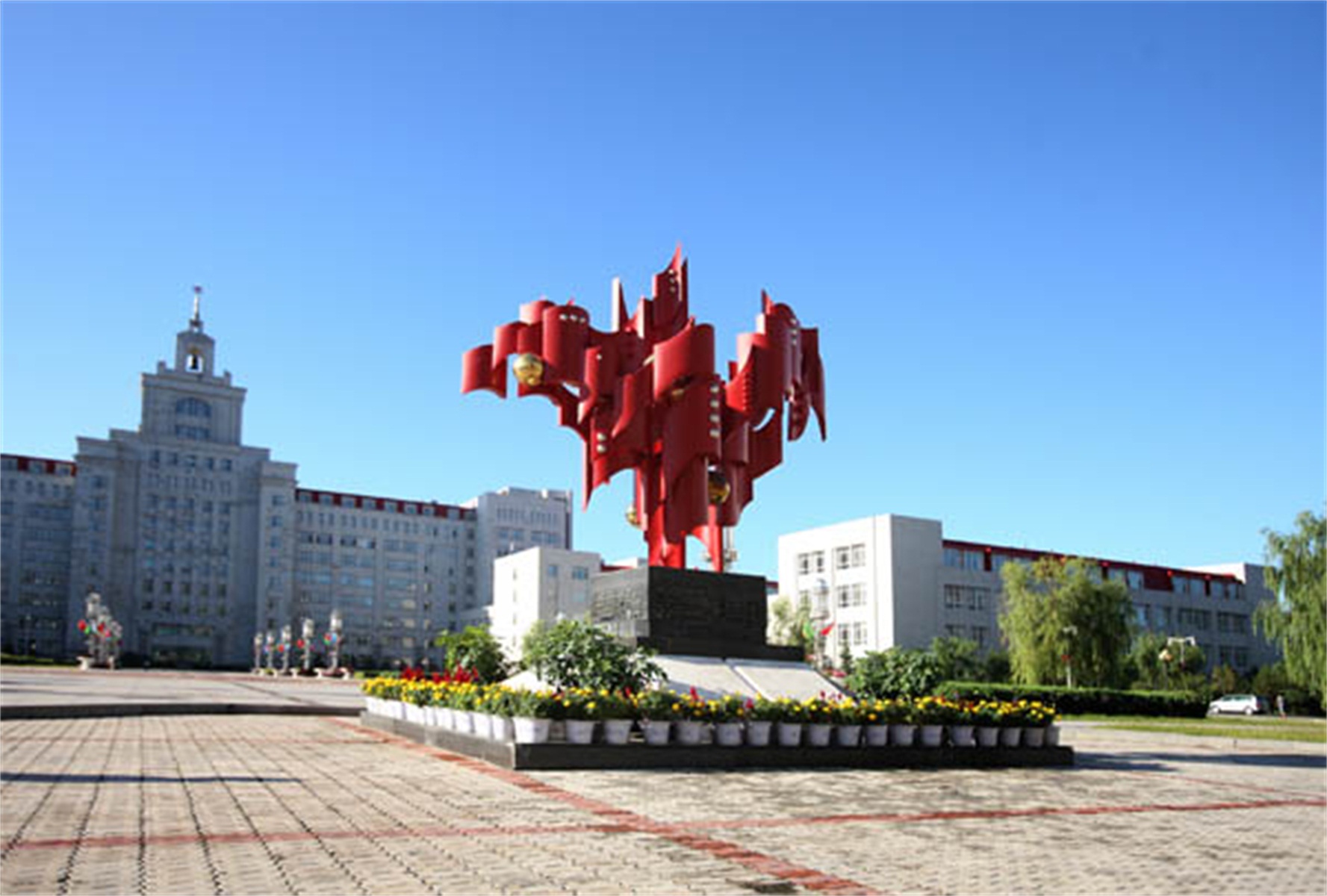 (harbin university of commerce)位于黑龙江省哈尔滨市,简称"哈商大