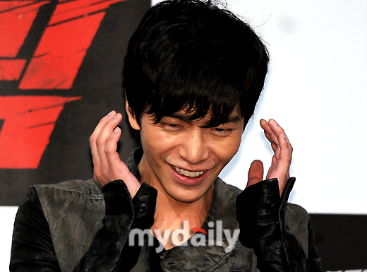  p data-id="go4d2fu8mf">李民基,1985年1月16日出生于韩国庆尚南道