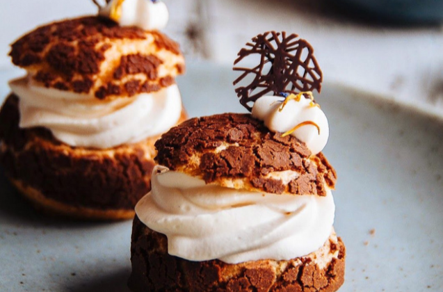  p>泡芙(puff)是一种源自意大利的甜食.