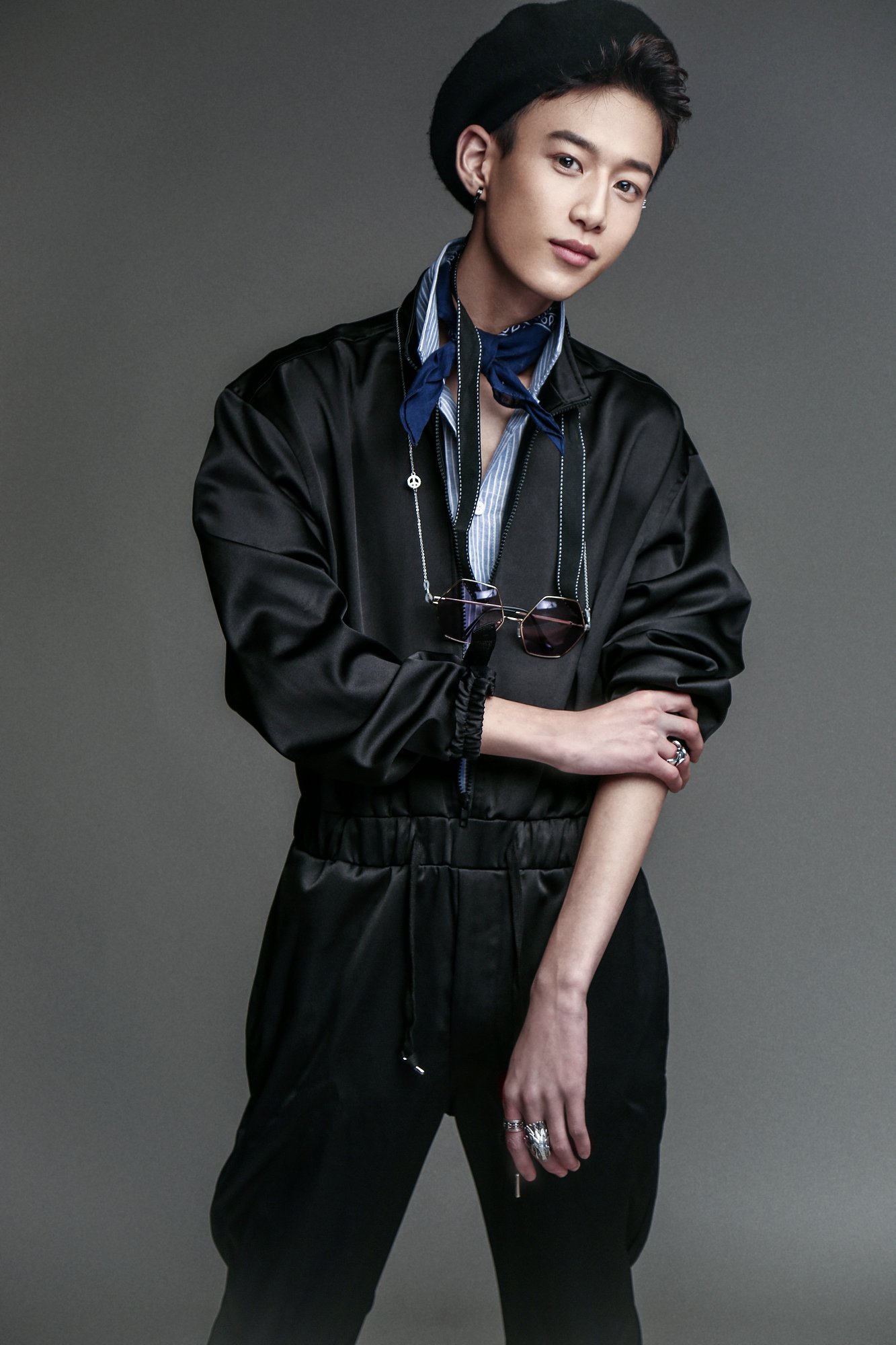  p>校长,原名张驰,95后新生代歌手,演员.