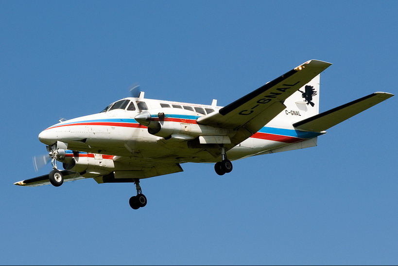 corporation)研制的一种双涡桨短程支线客机