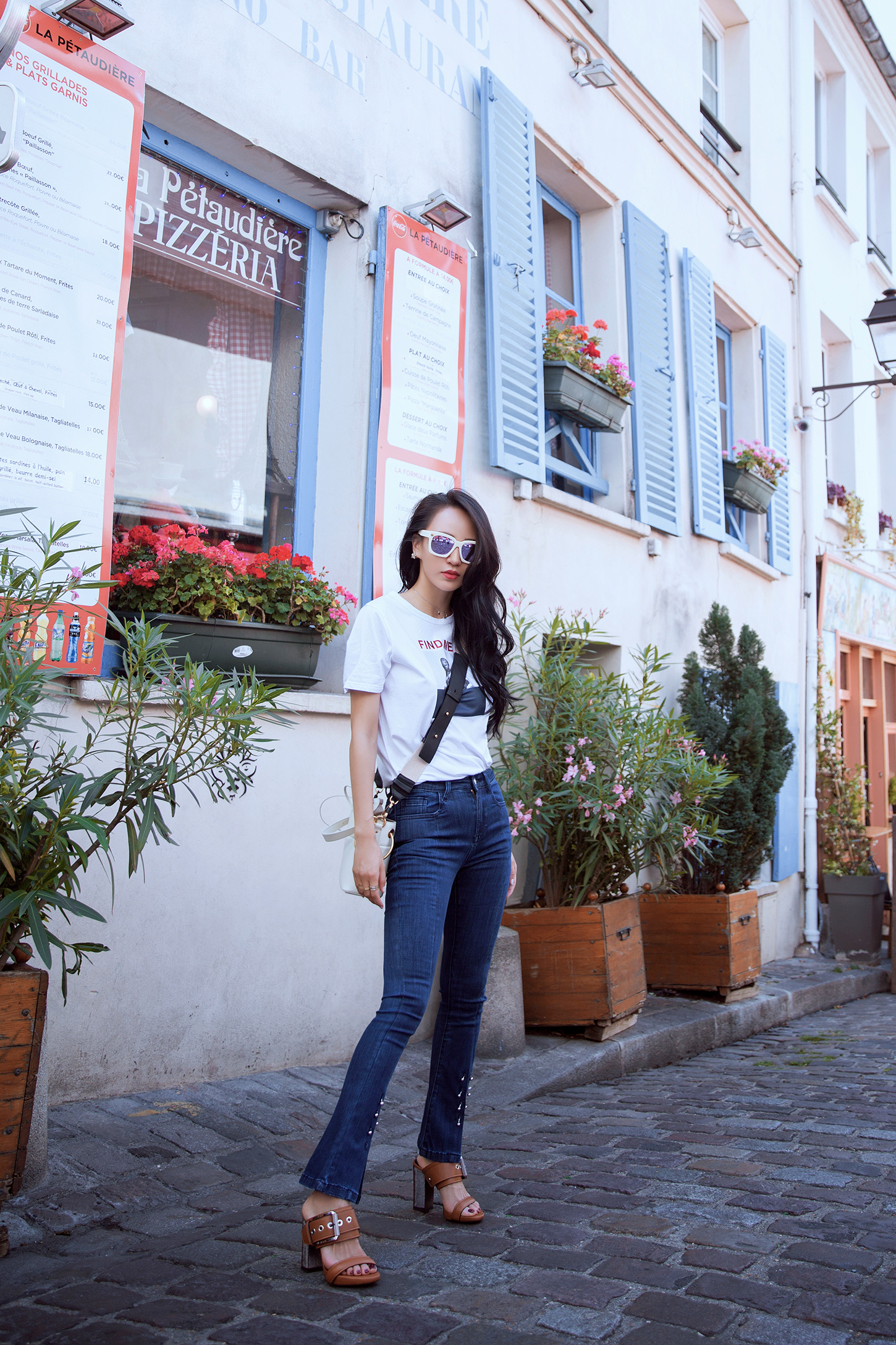  p>母其弥雅 i>(miya) /i>,1987年5月24日出生于云南省楚雄彝族自治州