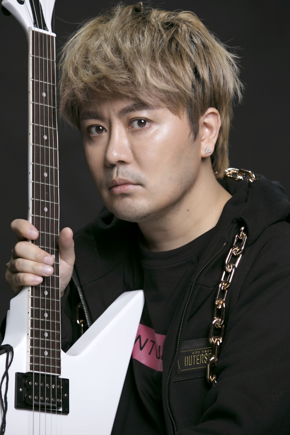 小旭音乐文化有限责任公司音乐总监,北京小旭音乐文化公司ceo,歌手,词