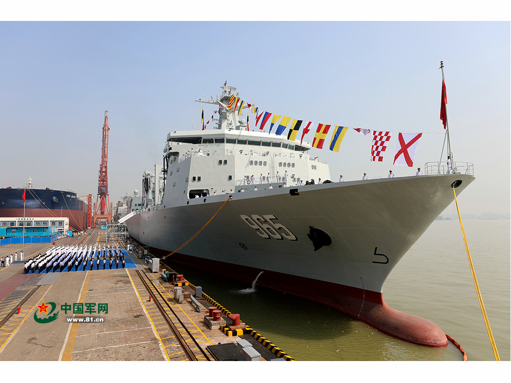  p>呼伦湖号补给舰(舷号:965),是中国自主研制具有世界先进水平的新型