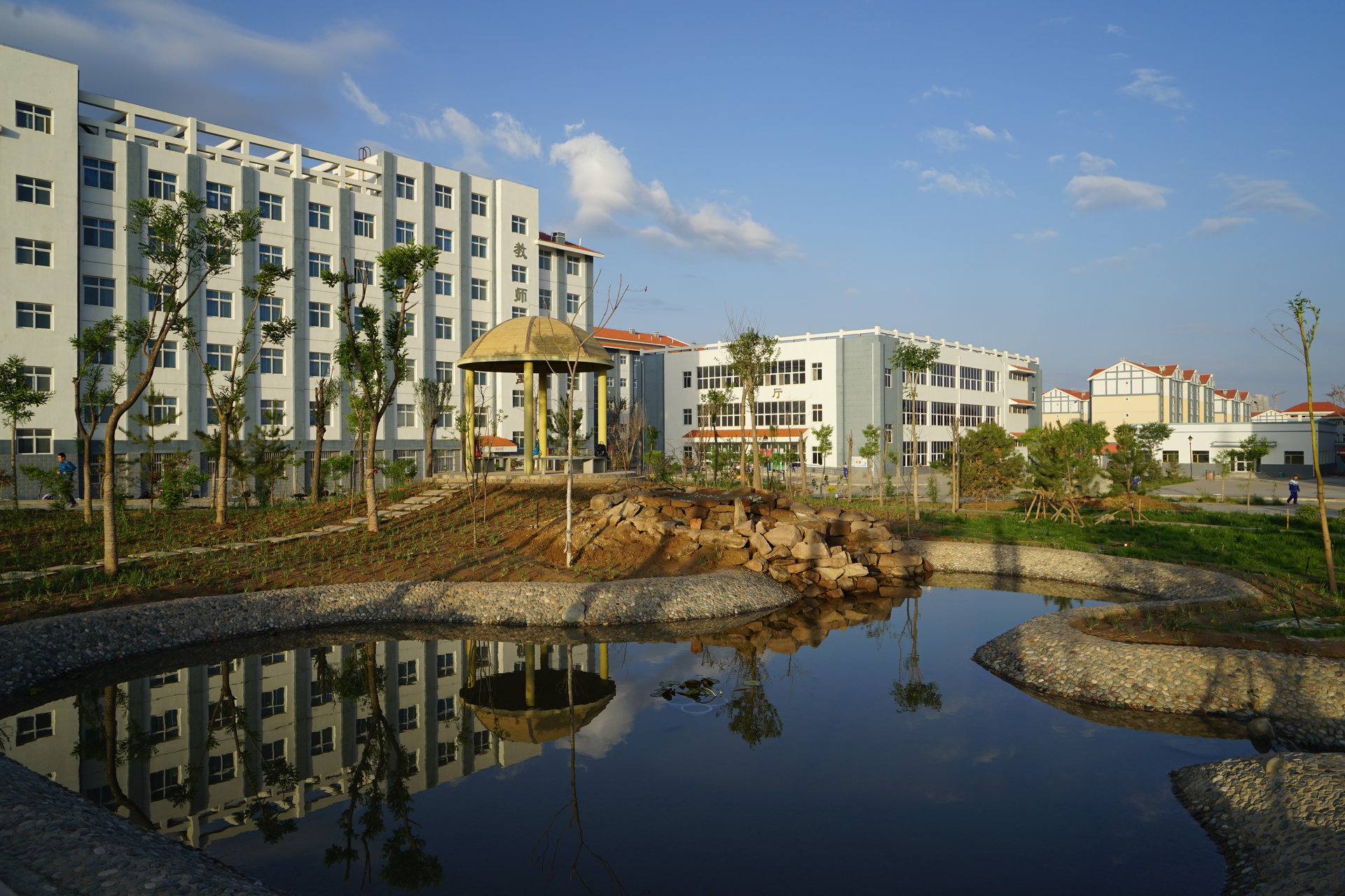 兰州新区舟曲中学