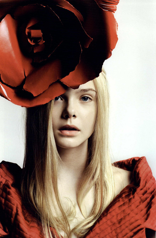  p>艾丽·范宁 (elle fanning),1998年4月9日出生于美国佐治亚州科