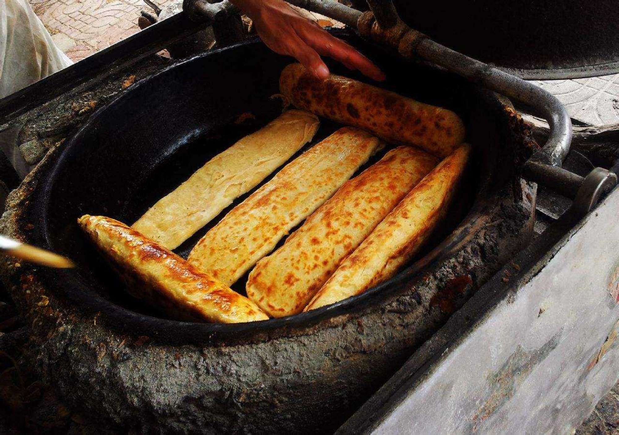 href="#" data-lemmaid="737109">威县 /a>的一道特色小吃,属于 a