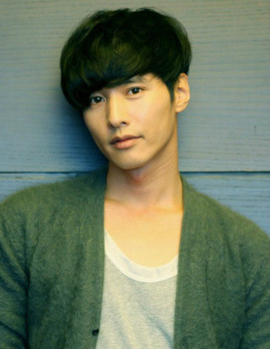  p>元斌(won bin),本名"金道振",1977年11月10日出生于韩国江原道旌善