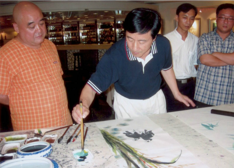  p>李小白(1949— )(第十代李渔嫡孙),李长白长子,著名旅美画家.