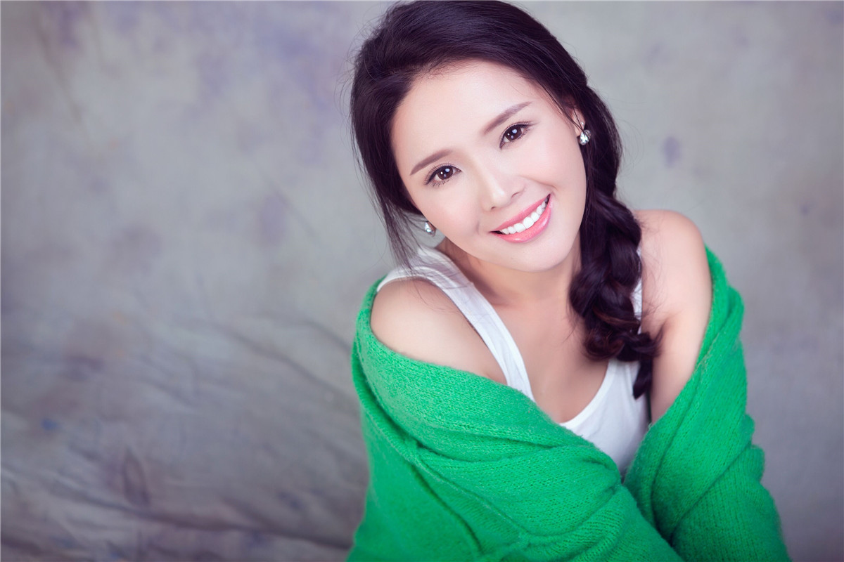  p>张潇月,1992年8月17日出生于河南省商丘市,毕业于 a target="