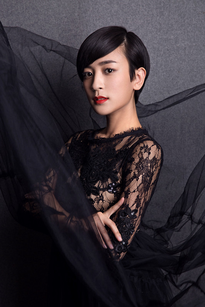  p>谢欣桐,1992年11月12日出生于山东省青岛市,中国内地女演员,毕业于