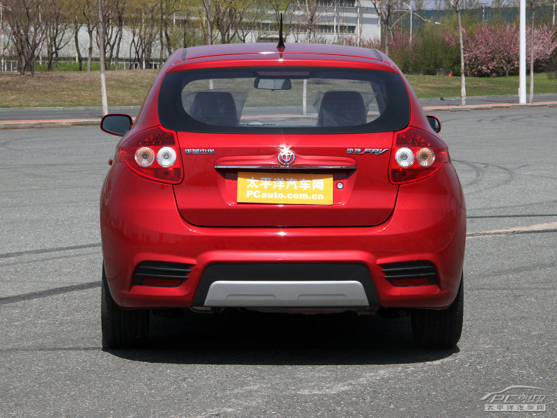 华晨中华骏捷frv(华晨中华骏捷frv两厢油耗)