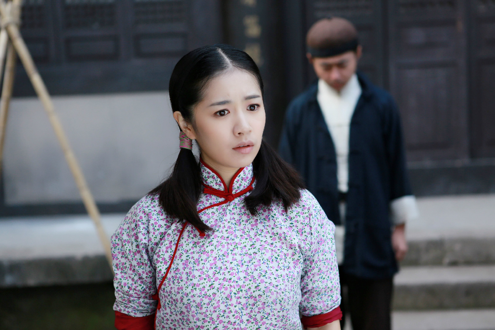  p>李春嫒(原名李明珠),1990年1月2日出生于山东省淄博市,毕业于北京