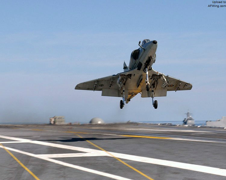  p>a-4攻击机(英语:douglas a-4 skyhawk,绰号:"天鹰"),是20世纪50