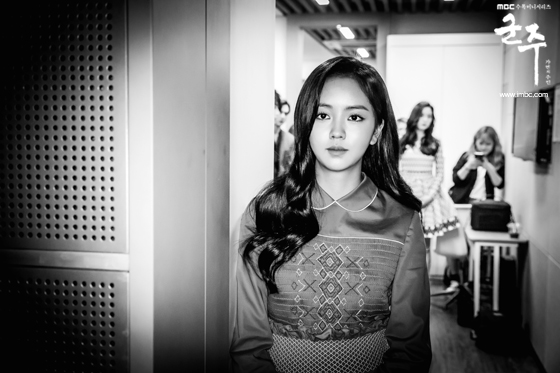 台于2017年5月10日起播出的水木古装爱情连续剧,由卢道哲执导,朴慧珍