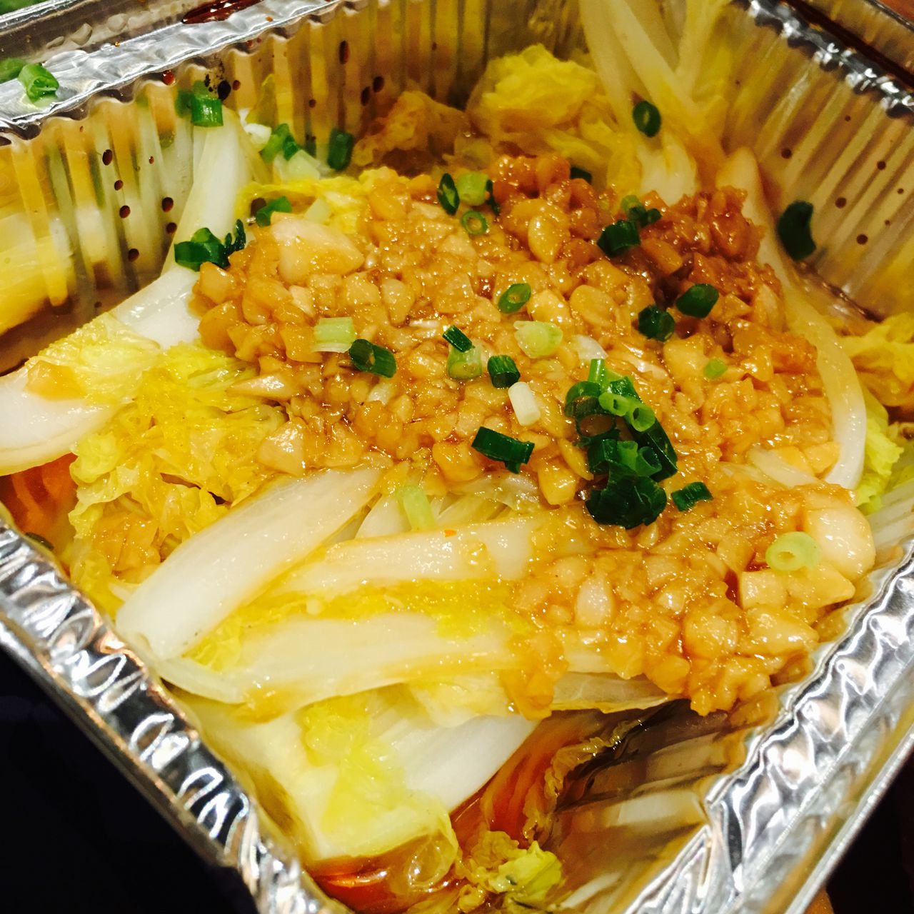  p data-id="go02dv090b">锡纸娃娃菜是一款家常菜品,制作原料主要有