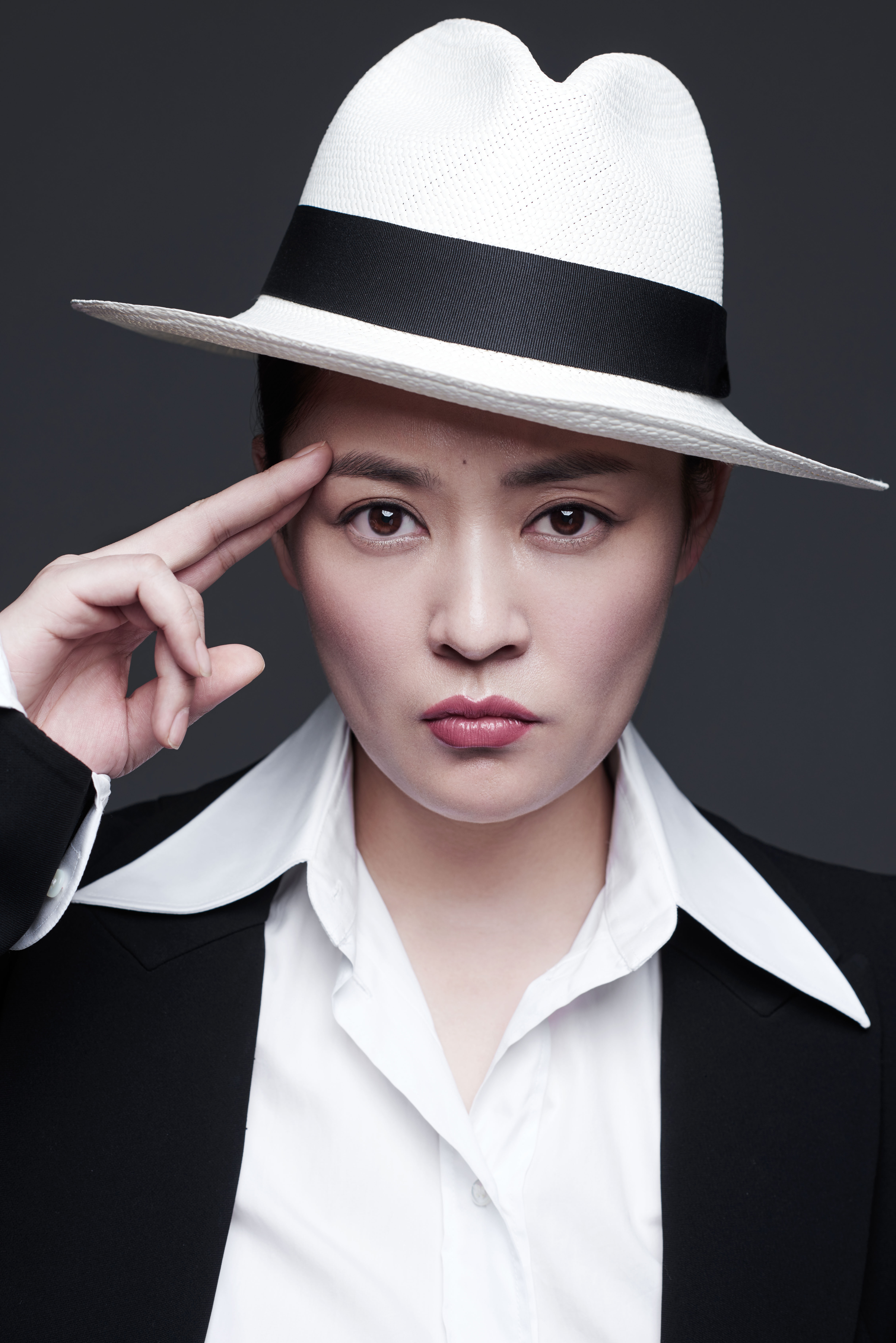  p data-id="gnwzc8ibd2">陈佳妍 i>(原名陈实) /i>,1981年1月29日