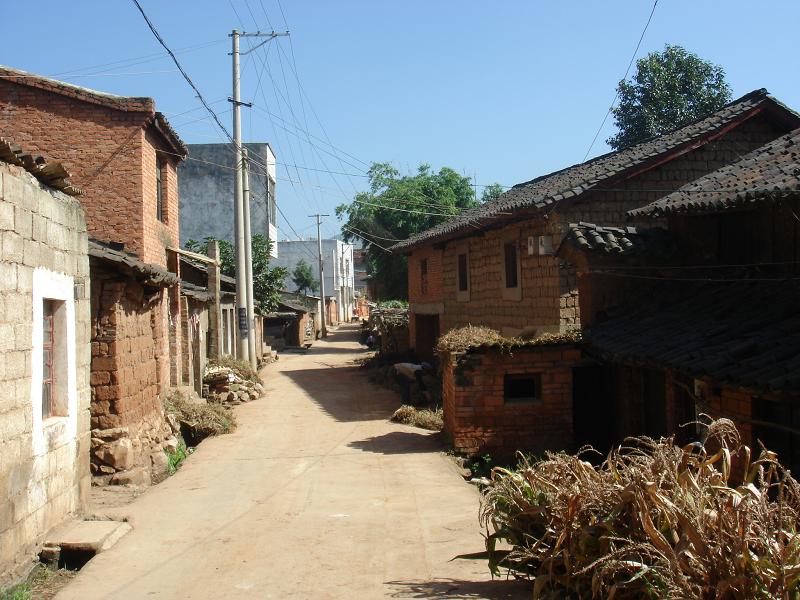 下村隶属于广东省汕头市澄海区莲下镇.于1987年后独立设村.