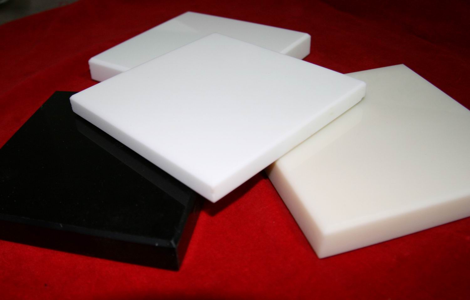 target="_blank" href="/item/微晶玻璃/956809" data