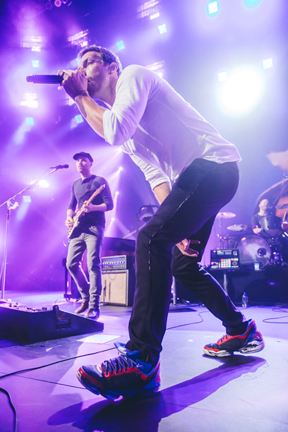  p>酷玩乐队 i>(coldplay) /i>,英国摇滚乐队,1996年成立于伦敦,由