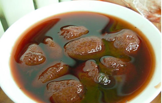 <p>炒红果