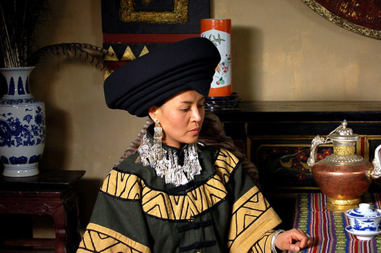  p data-id="gnx3zzf0ie">于莉红(艺名:于艺璇),1969年2月9日出生于