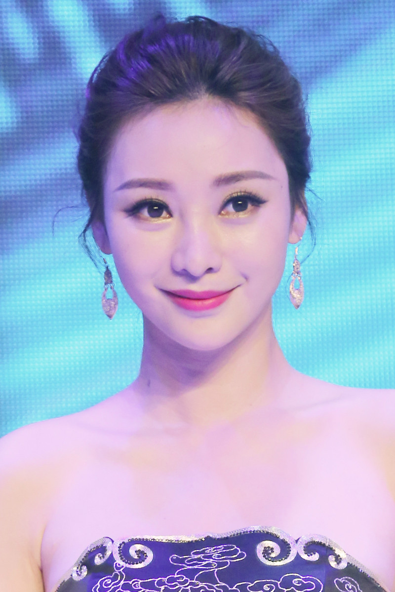  p>柳岩(ada),1980年11月8日出生于湖南省衡阳市,中国内地女演员,歌手