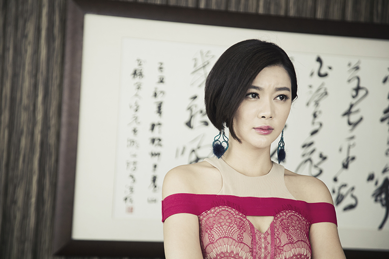  p>郝泽嘉 i>(原名:郝安磊), /i>1988年4月2日出生于黑龙江省鹤岗 