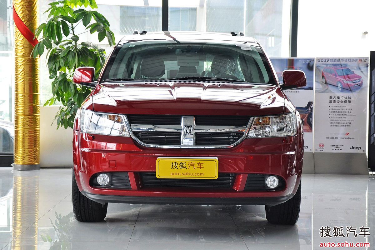  p>道奇酷威集合了家用mpv的舒适与大空间,以及suv驾驶性能与动感