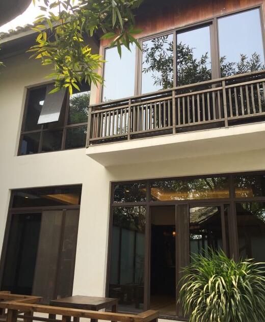  p>西池度假酒店是重庆绿窗生态农业开发有限公司投资5000万元人民币