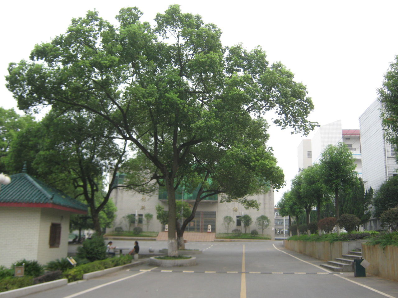  p>衡南县第五中学(简称:衡南五中),是衡阳市重点中学;学校坐落于衡南
