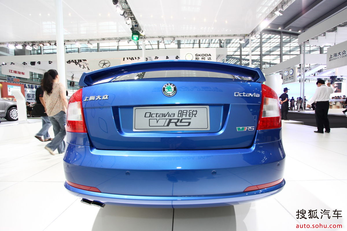  p>斯柯达明锐作为上汽大众斯柯达品牌的第一款轿车,是与欧洲同步的