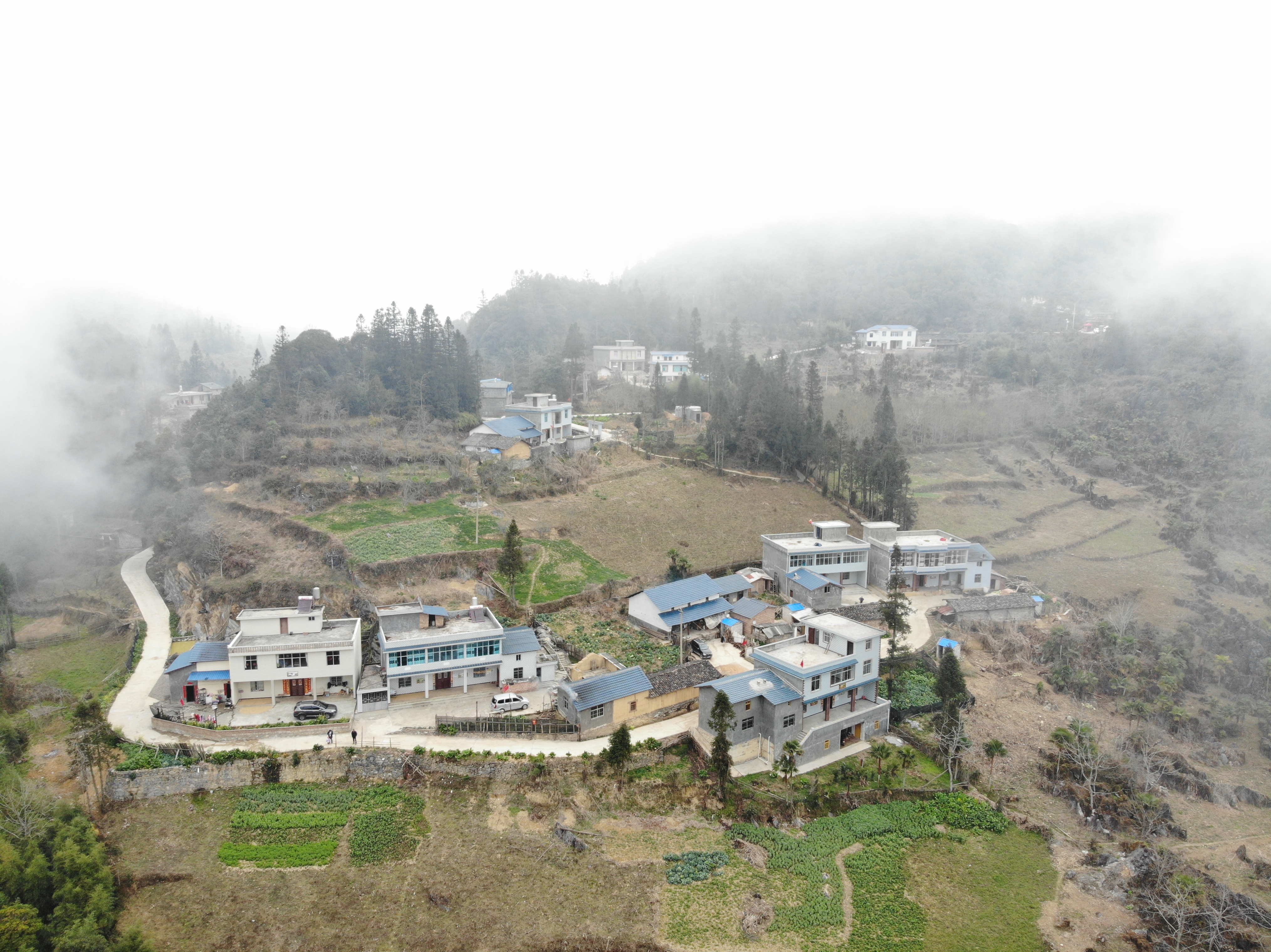  p>新岩村为云南省麻栗坡县麻栗镇茨竹坝村委会下辖自然村. /p>