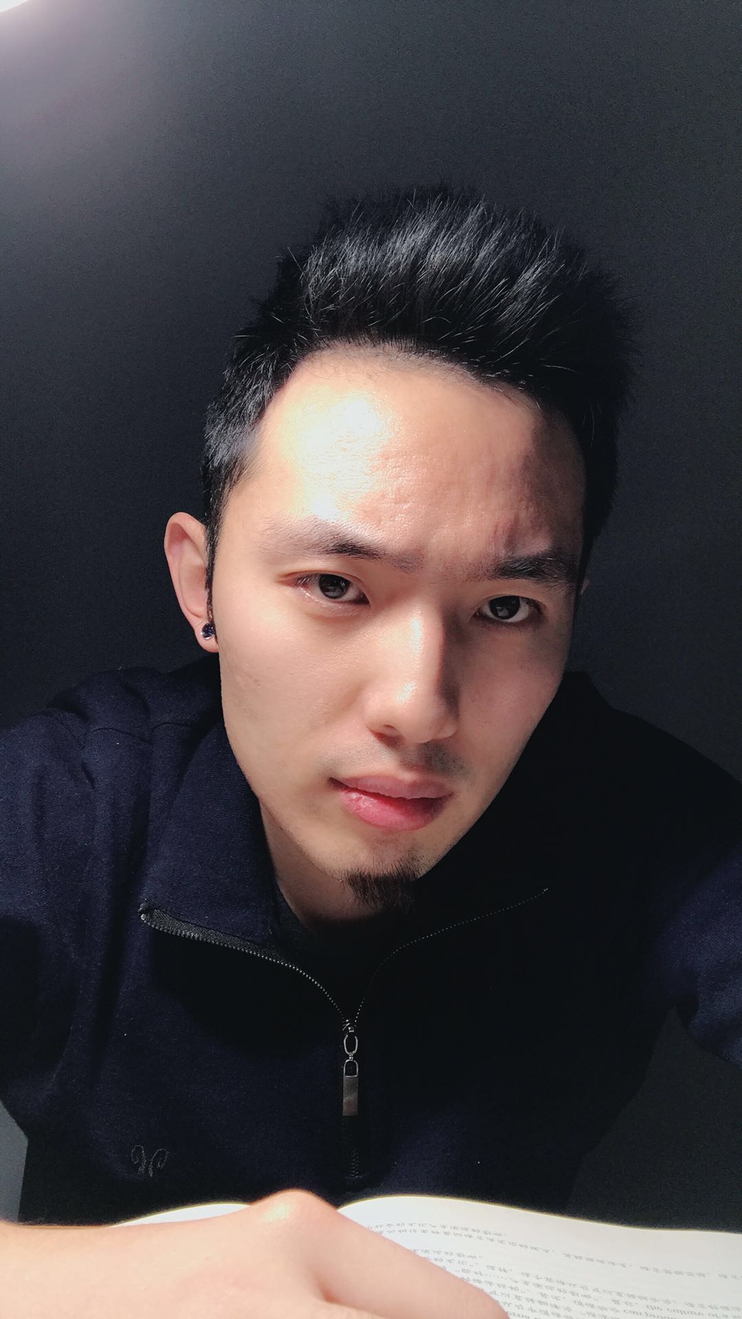  p>李云飞,男,"万物理论"教育思想创始人,新东方原教学管理专家. /p>