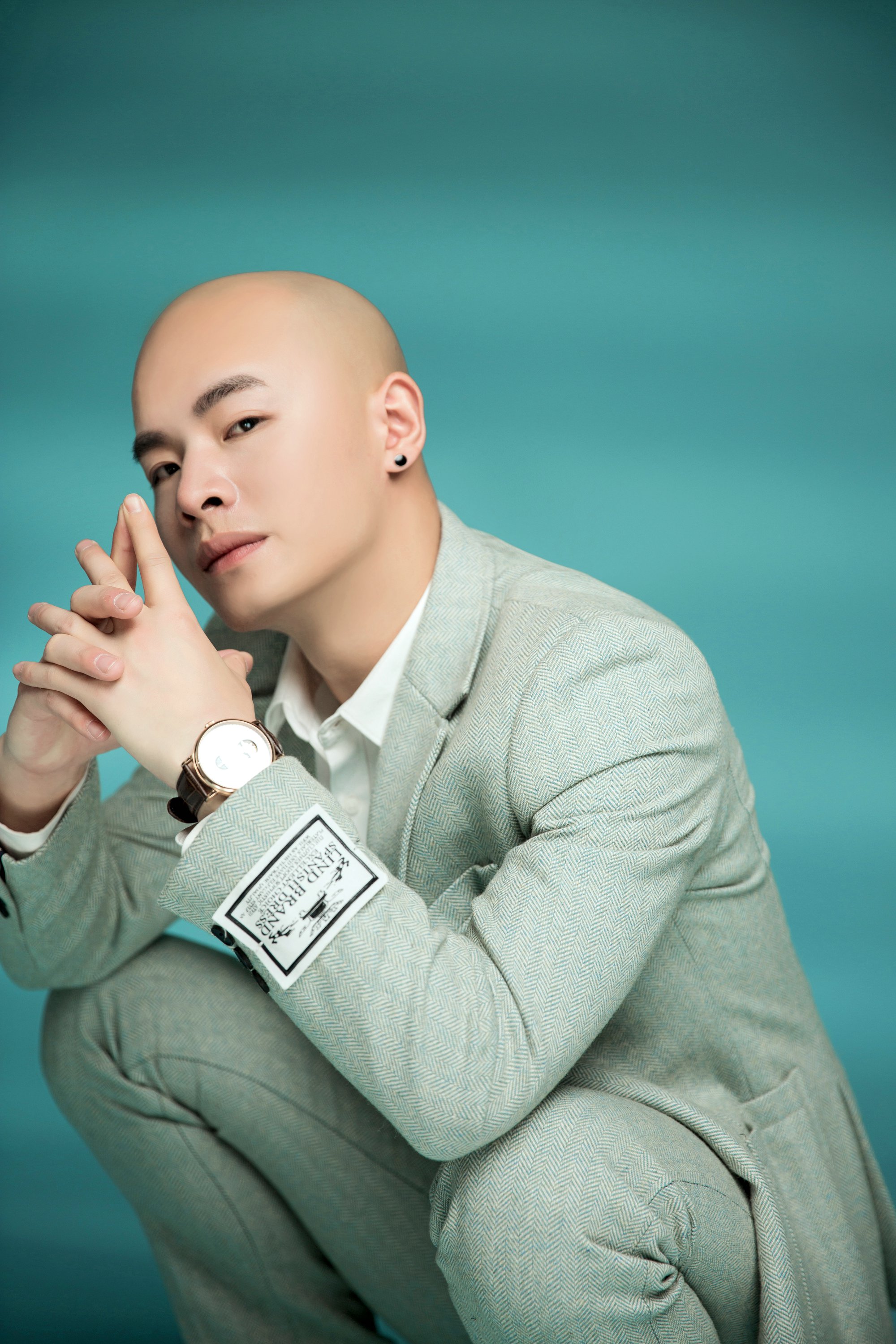  p>四川雨泽,中国内地男 a target="_blank" href="/item/歌手