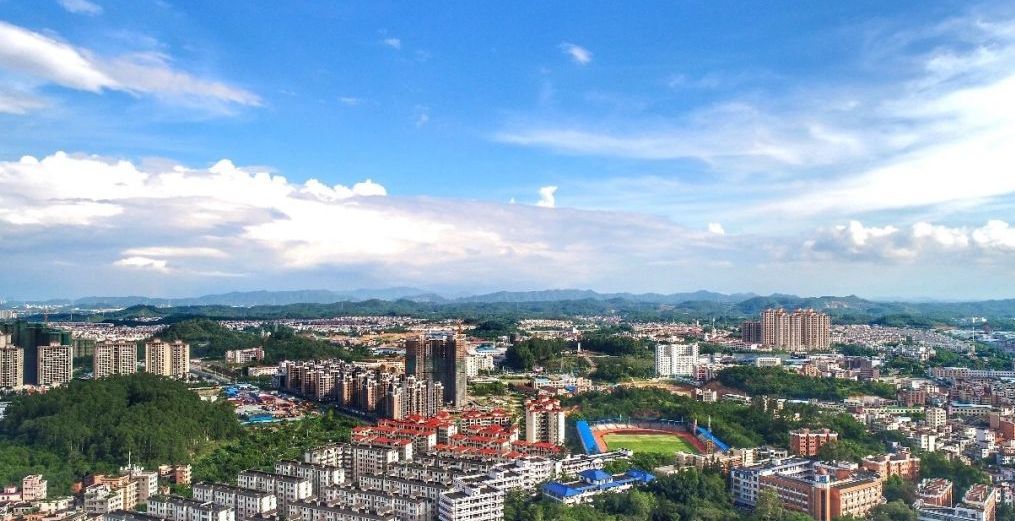  p>鹤城镇,隶属于广东省江门市鹤山市,位于 a target="_blank" href="