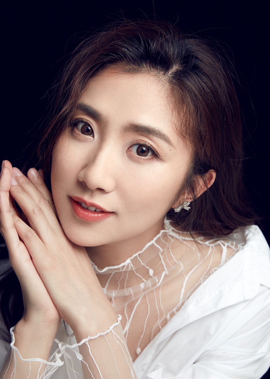  p data-id="gnbpnsomy8">一玲,原名丁一玲,女,中国籍,1985年出生于