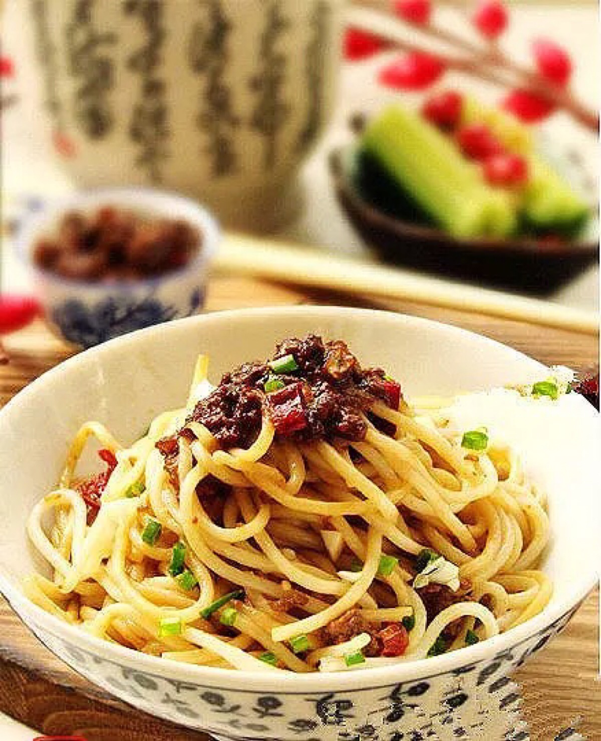 豆酱蒜香牛肉拌面