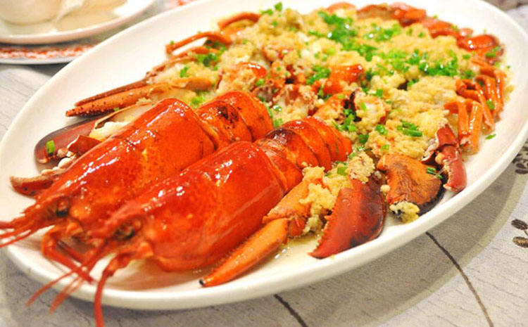 蒜蓉开背蒸龙虾