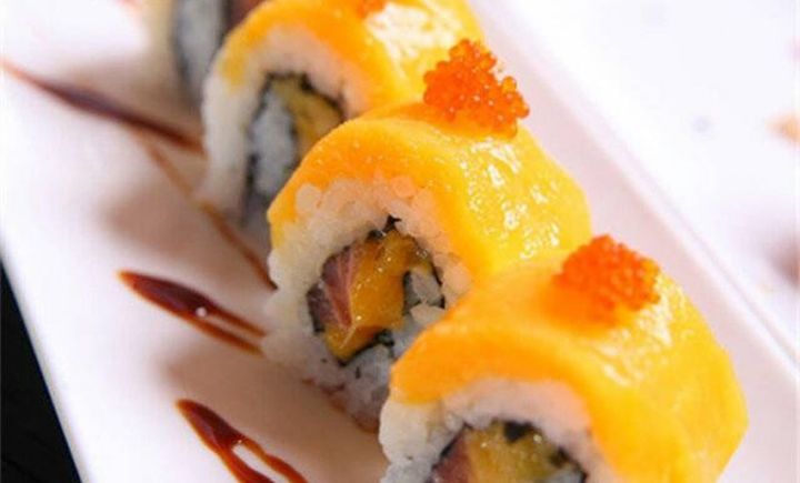 三文鱼芒果寿司薄饼