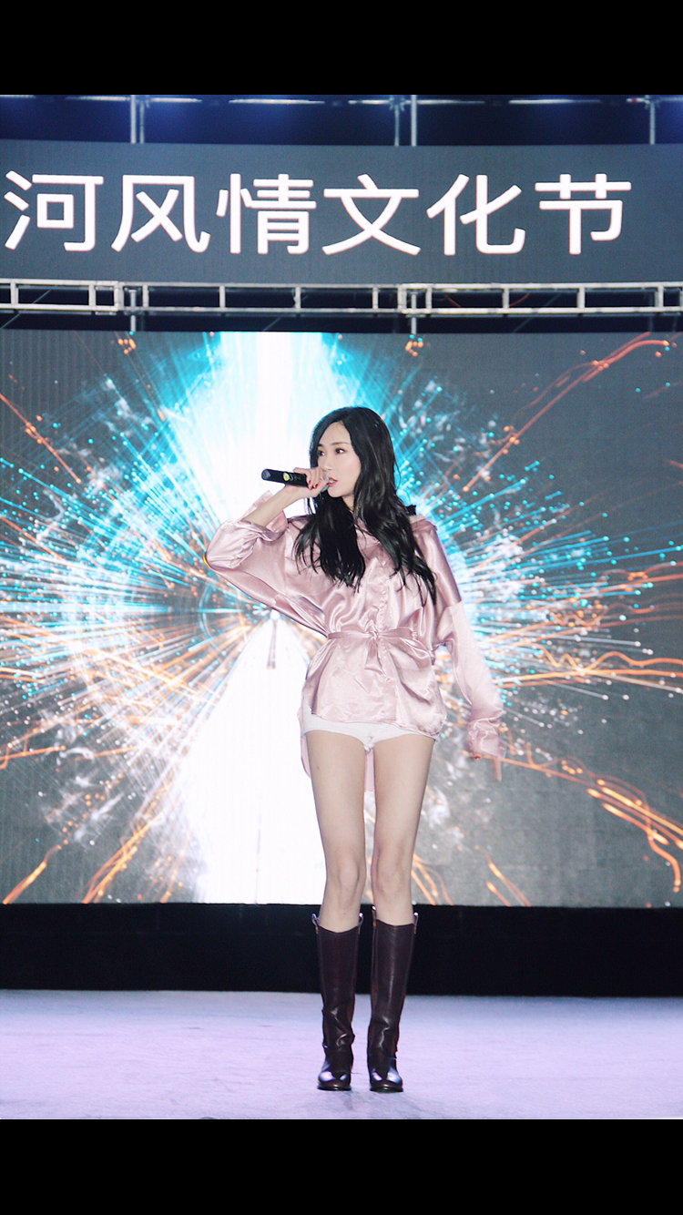 中国第一胸模吕晶