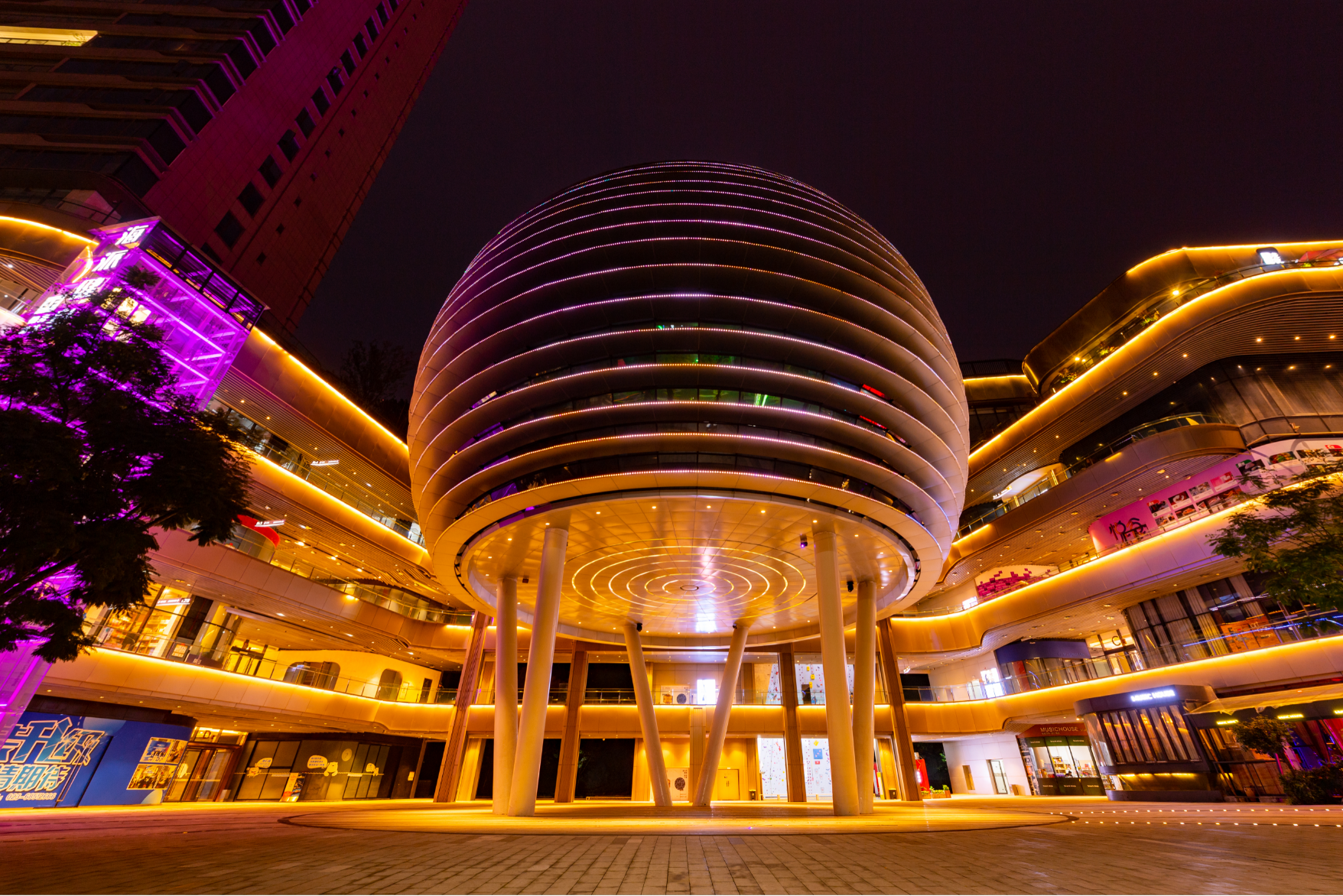 美术馆(yuan art museum)是由罗韶颖女士于2016年发起和创办,位于重庆